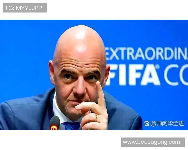 足球明星们的独特魅力瞬间揭秘他们摸下巴时的风采与个性